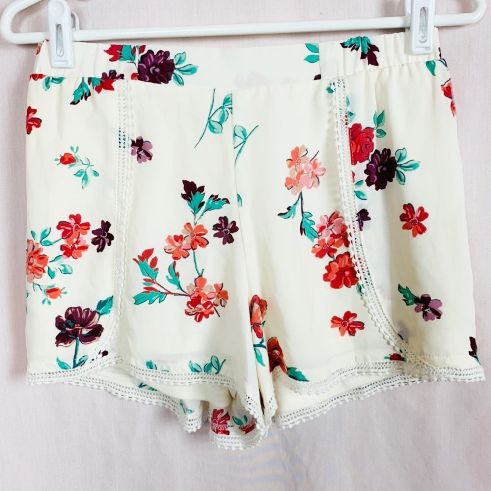 Copper Key NWT Size S Floral High Waist Shorts